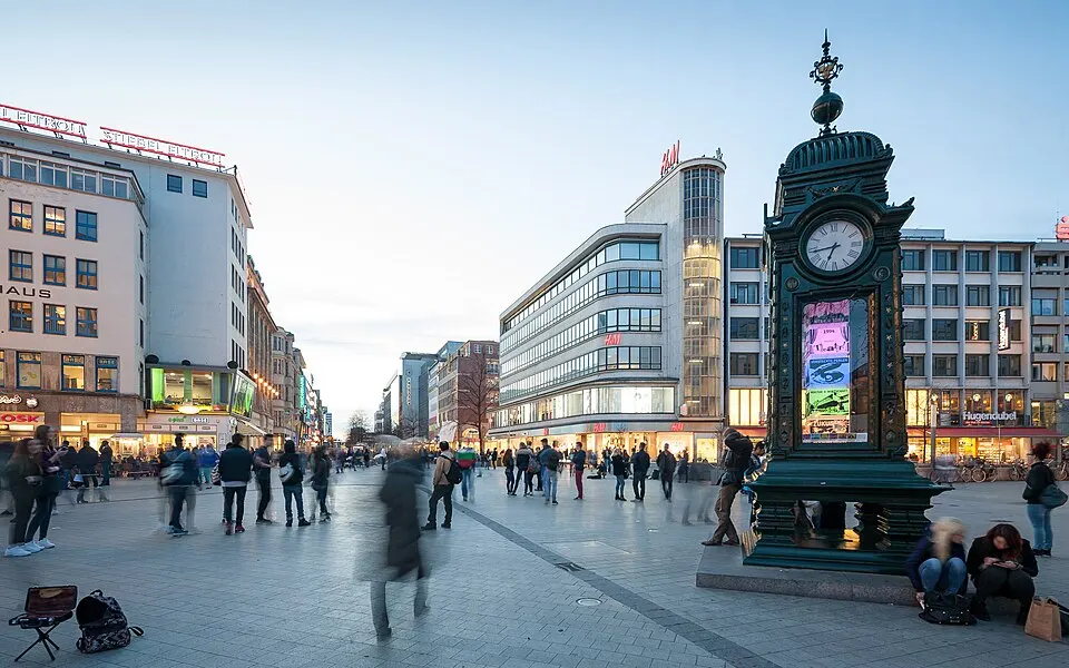 Kröpcke mit Kröpcke-Uhr in Hannover